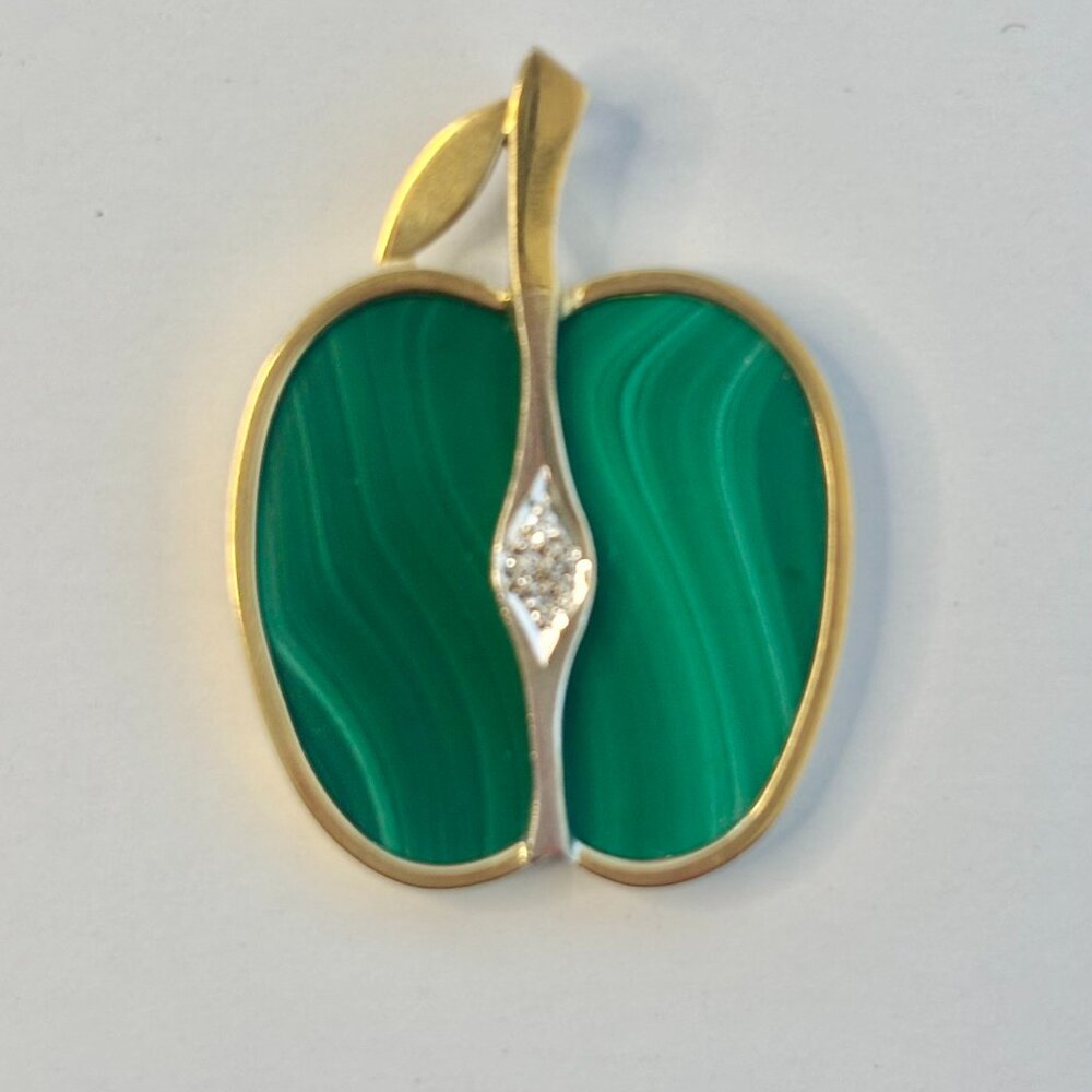 Malachite and 14k solid  yellow gold pre own apple pendant carving diamonds